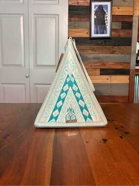 New with tags Mangaya Triangle Banda Bag